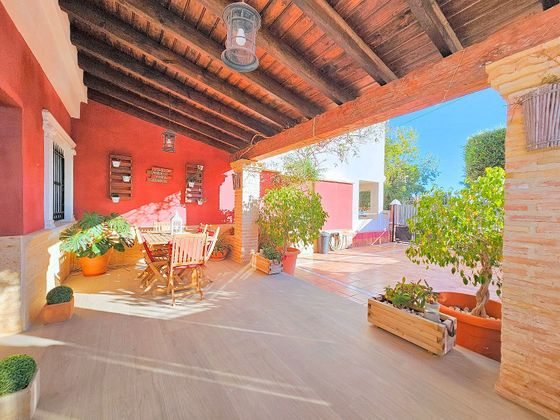 Foto 2 de Casa en venta en Polígono Santa Ana de 5 habitaciones con terraza y jardín