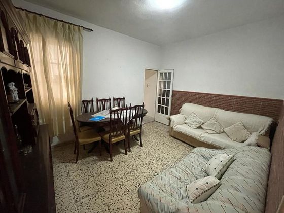 Foto 1 de Piso en venta en Los Barreros de 3 habitaciones con terraza y aire acondicionado