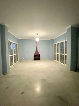 Foto 1 de Pis en venda a Ciudad Expo de 4 habitacions amb terrassa i piscina