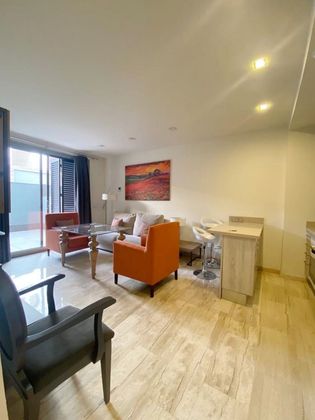 Foto 1 de Alquiler de piso en Nervión de 2 habitaciones con terraza y garaje