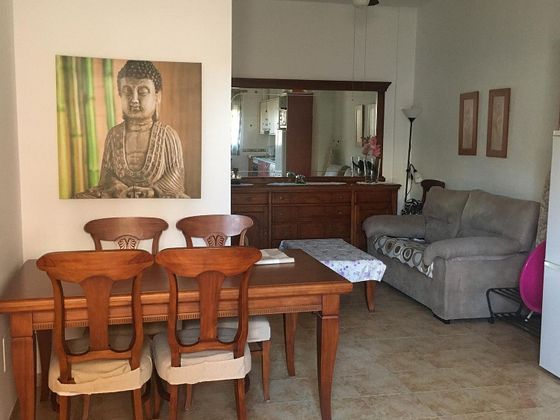 Foto 1 de Alquiler de piso en calle Molino de Viento de 1 habitación con terraza y muebles