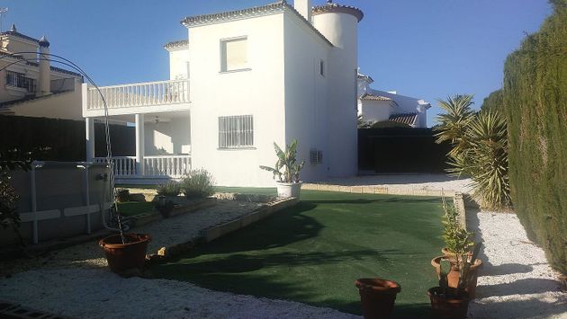 Foto 1 de Chalet en alquiler en calle Los Montecillos de 4 habitaciones con terraza y piscina