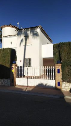 Foto 2 de Xalet en lloguer a calle Los Montecillos de 4 habitacions amb terrassa i piscina