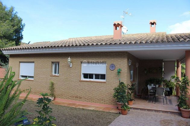 Foto 2 de Xalet en venda a urbanización El Tochar de 5 habitacions amb terrassa i piscina