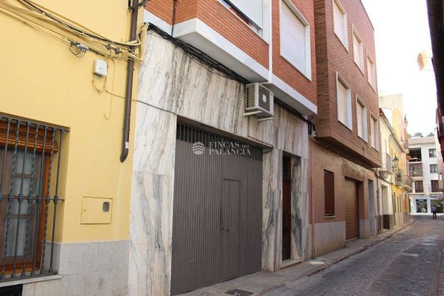 Foto 1 de Casa en venda a calle Del Remei de 4 habitacions amb terrassa i garatge