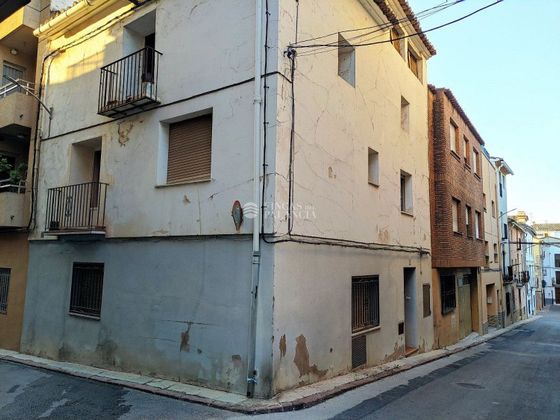 Foto 1 de Casa en venda a calle Calvario de 3 habitacions amb balcó