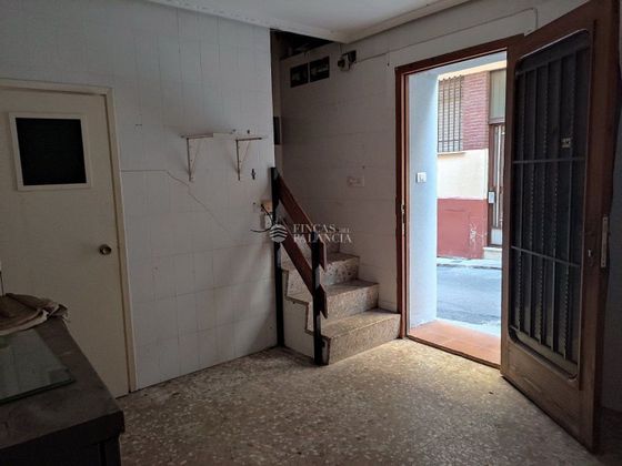 Foto 2 de Casa en venda a calle Calvario de 3 habitacions amb balcó