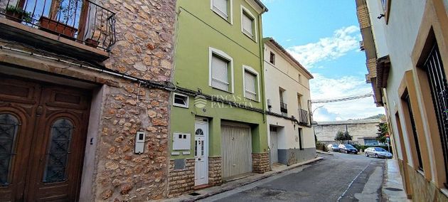 Foto 1 de Casa en venda a calle Calvario de 4 habitacions amb garatge i aire acondicionat