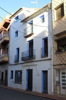 Foto 2 de Casa en venda a calle Mayor de 6 habitacions amb balcó