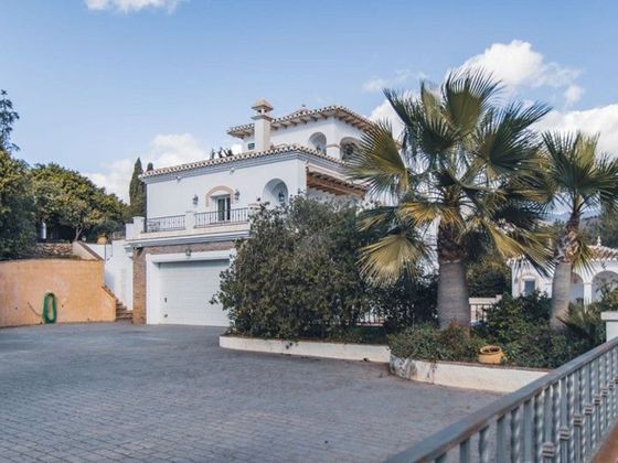 Foto 1 de Casa adosada en venta en Frigiliana de 5 habitaciones con terraza y piscina