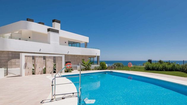Foto 2 de Ático en venta en El Faro de Calaburra - Chaparral de 3 habitaciones con terraza y piscina