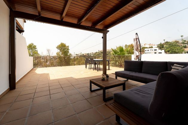 Foto 2 de Casa en venta en calle El Castaño de 4 habitaciones con terraza y piscina