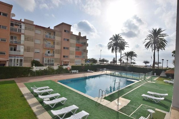 Foto 2 de Piso en alquiler en paseo Marítimo Rey de España de 4 habitaciones con terraza y piscina