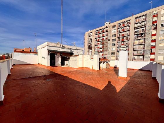 Foto 1 de Àtic en venda a Torrefiel de 4 habitacions amb terrassa i garatge