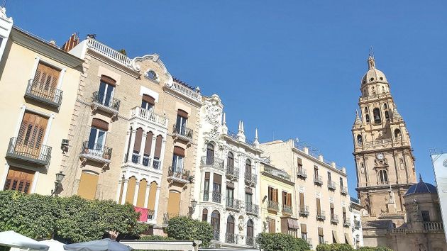 Foto 1 de Alquiler de piso en Centro - Murcia de 6 habitaciones con balcón y aire acondicionado