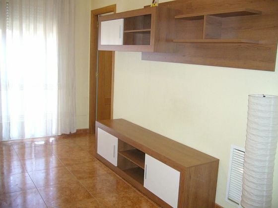 Foto 2 de Alquiler de piso en Centro - Murcia de 1 habitación con muebles y balcón