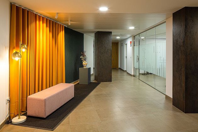 Foto 1 de Alquiler de oficina en avenida República Argentina de 86 m²