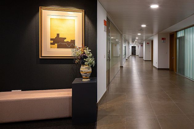 Foto 2 de Alquiler de oficina en avenida República Argentina de 100 m²