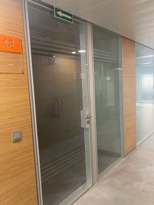 Foto 2 de Alquiler de oficina en avenida República Argentina de 36 m²