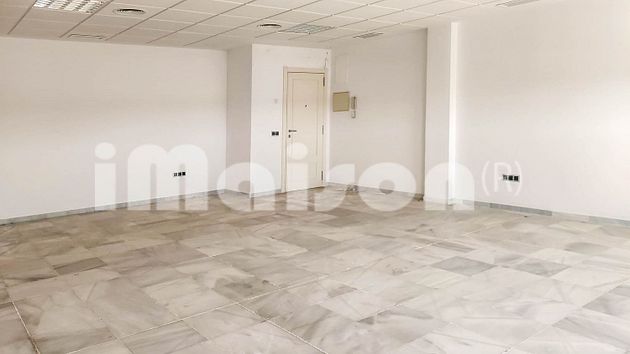 Foto 2 de Alquiler de oficina en Montequinto de 75 m²