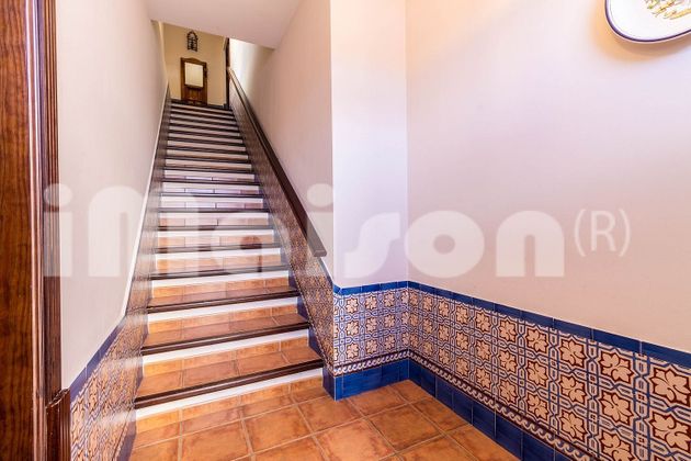 Foto 2 de Casa en venda a Mairena del Alcor de 4 habitacions amb terrassa i balcó