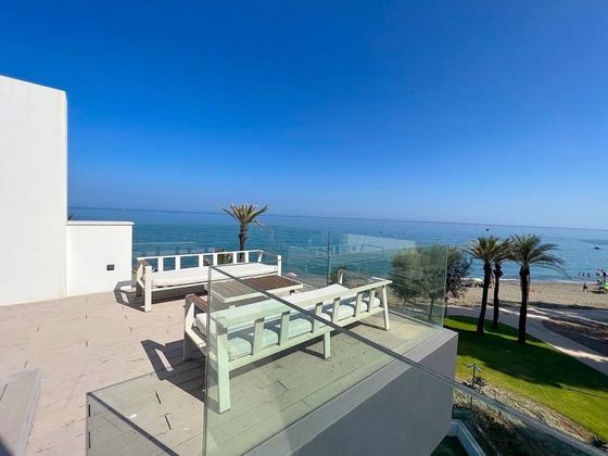 Foto 1 de Casa en venda a urbanización The Island de 3 habitacions amb terrassa i piscina