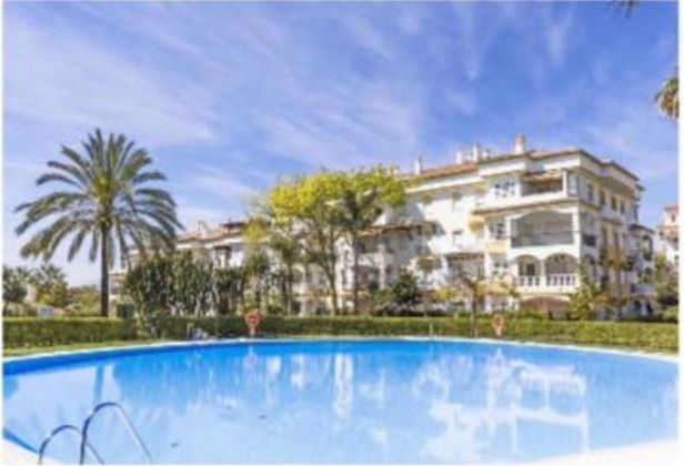 Foto 1 de Dúplex en lloguer a urbanización Hacienda de Nogueles de 2 habitacions amb terrassa i piscina