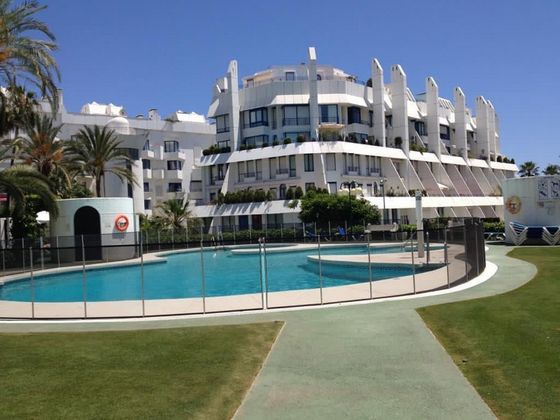 Foto 2 de Alquiler de dúplex en urbanización Marbella House de 2 habitaciones con terraza y piscina
