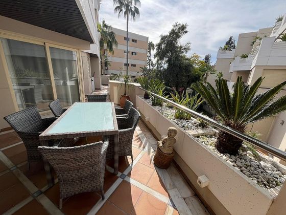 Foto 2 de Alquiler de piso en urbanización Fuentes de Aloha de 3 habitaciones con terraza y piscina