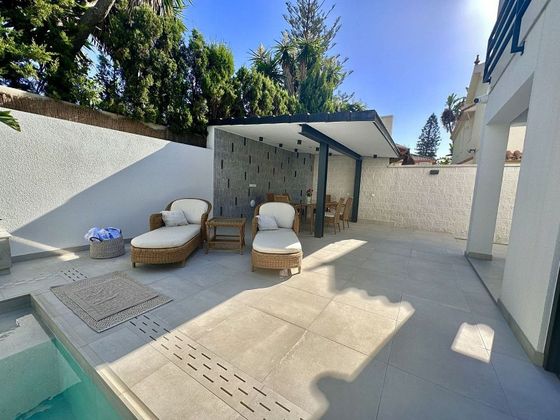 Foto 2 de Chalet en venta en avenida Urbanizacion Rio Verde Playa de 4 habitaciones con terraza y piscina