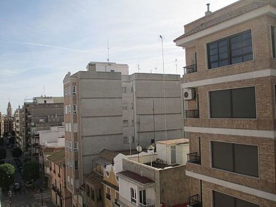 Foto 2 de Venta de piso en calle De la Mare de Déu de 3 habitaciones con balcón y aire acondicionado