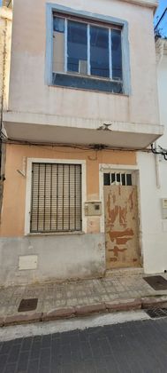Foto 1 de Casa adossada en venda a calle Sant Frances de 6 habitacions amb terrassa