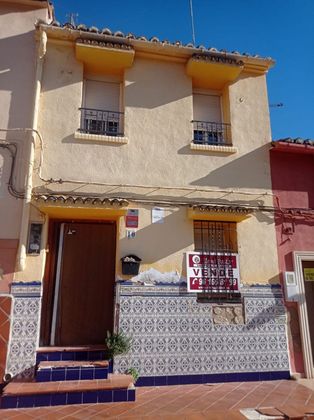 Foto 1 de Venta de casa adosada en Buñol de 3 habitaciones con terraza