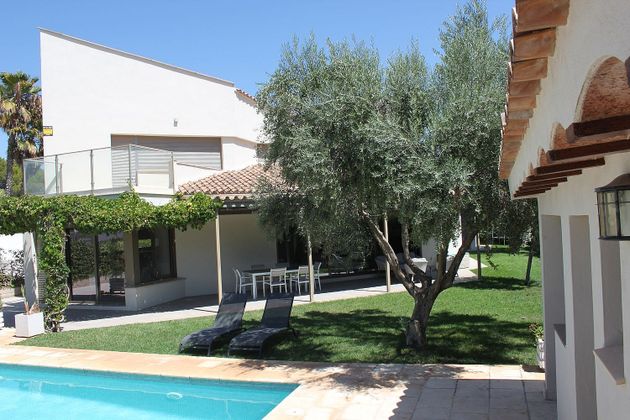 Foto 1 de Xalet en venda a Los Pinares-La Masía de 3 habitacions amb terrassa i piscina