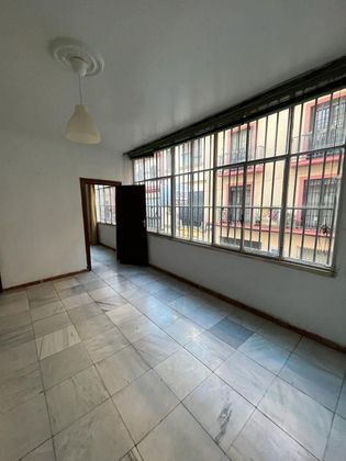 Foto 2 de Venta de piso en calle Carlos Cañal de 5 habitaciones con ascensor
