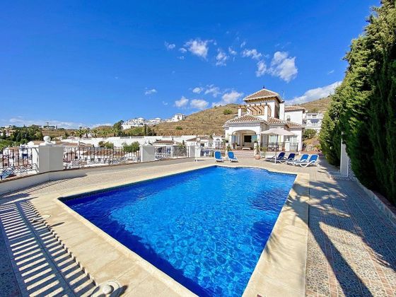 Foto 2 de Casa en venda a El Peñoncillo de 4 habitacions amb terrassa i piscina