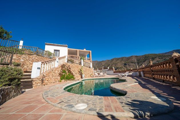 Foto 2 de Casa rural en venda a Frigiliana de 3 habitacions amb terrassa i piscina