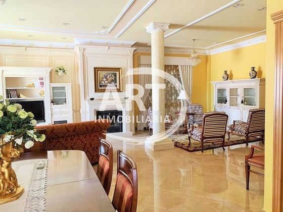 Foto 2 de Xalet en venda a Benaguasil de 6 habitacions amb terrassa i piscina