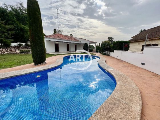 Foto 1 de Venta de chalet en Náquera de 6 habitaciones con terraza y piscina
