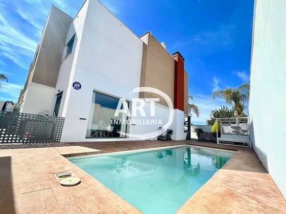 Foto 1 de Casa en venda a calle Sierra Espuña de 4 habitacions amb terrassa i piscina