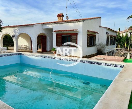 Foto 1 de Xalet en venda a calle La Granja de 4 habitacions amb terrassa i piscina