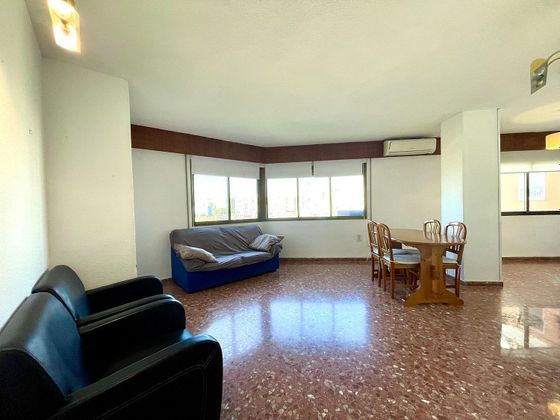 Foto 1 de Alquiler de piso en Russafa de 2 habitaciones con garaje y muebles