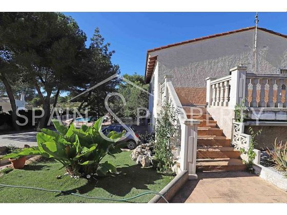 Foto 2 de Venta de chalet en Monserrat de 6 habitaciones con terraza y piscina