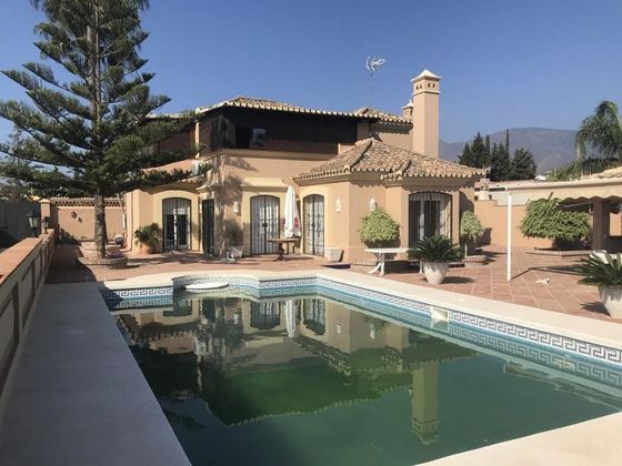Foto 1 de Venta de casa en El Padrón - El Velerín - Voladilla de 4 habitaciones con terraza y piscina
