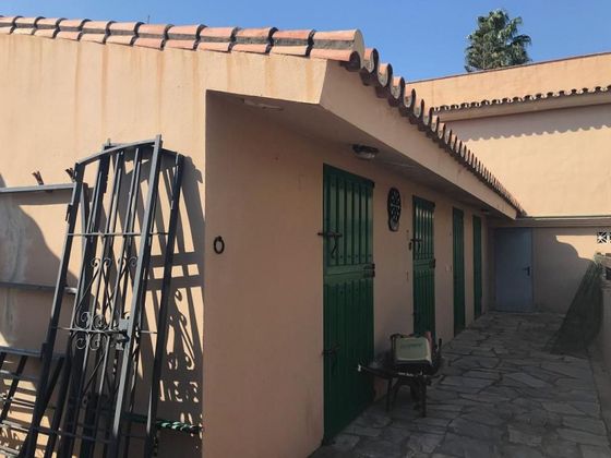 Foto 2 de Venta de casa en El Padrón - El Velerín - Voladilla de 4 habitaciones con terraza y piscina