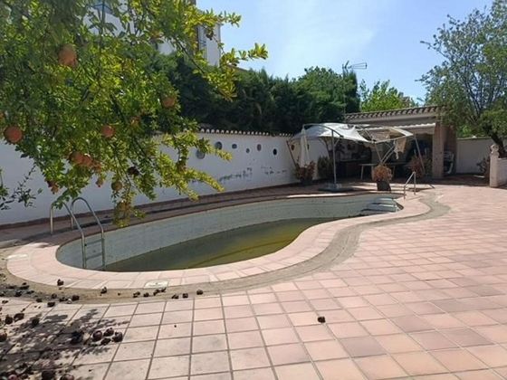 Foto 1 de Xalet en venda a Zubia (La) de 5 habitacions amb terrassa i piscina