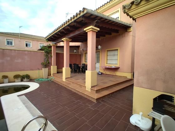 Foto 1 de Venta de casa en La Jara de 4 habitaciones con terraza y piscina