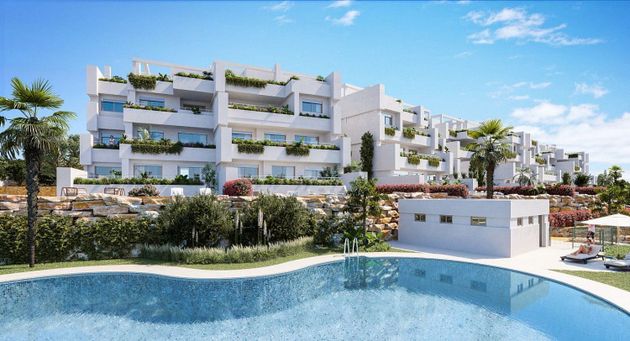 Foto 2 de Dúplex en venda a Estepona Oeste - Valle Romano - Bahía Dorada de 2 habitacions amb terrassa i piscina