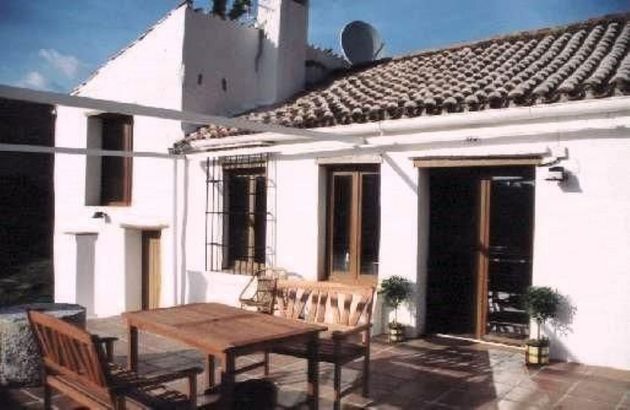 Foto 1 de Alquiler de casa rural en El Padrón - El Velerín - Voladilla de 4 habitaciones con piscina y garaje