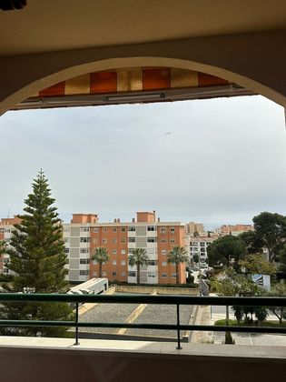 Foto 2 de Piso en venta en El Pinillo de 4 habitaciones con terraza y piscina